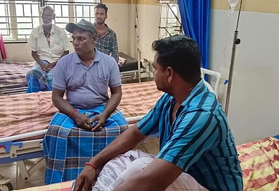 வேதாரண்யம் மீனவர்கள் 4 பேர் மீது தாக்குதல்! மருத்துவமனையில் சிகிச்சை